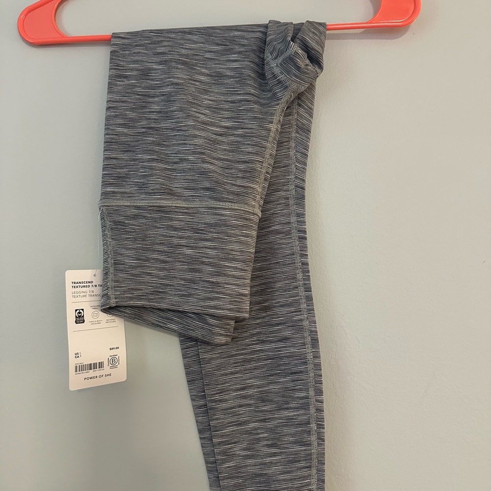 NWT Athleta transcend textured 7/8 tight pant  size S color black white and gray